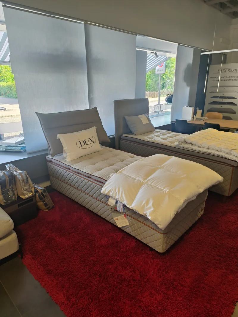 DUX Bett 5005 inkl. Pascal de Luxe Auflage ab Ausstellung 40% Rabatt ohne Kopfteil
